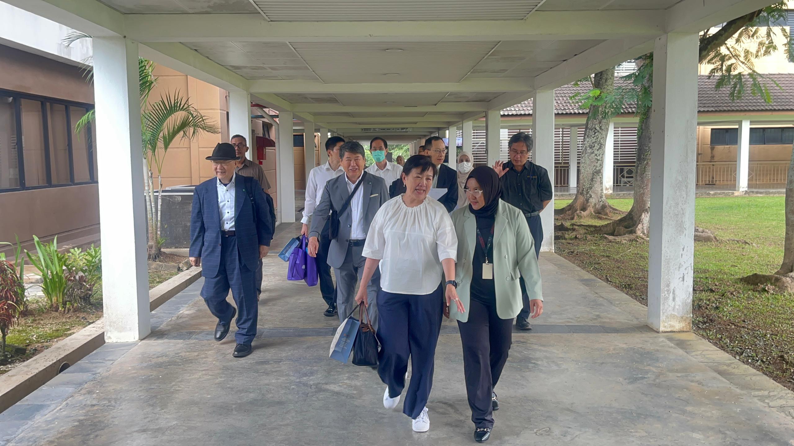 2fe26f15 2180 4db9 9f9e 2ba9c60c3ccd